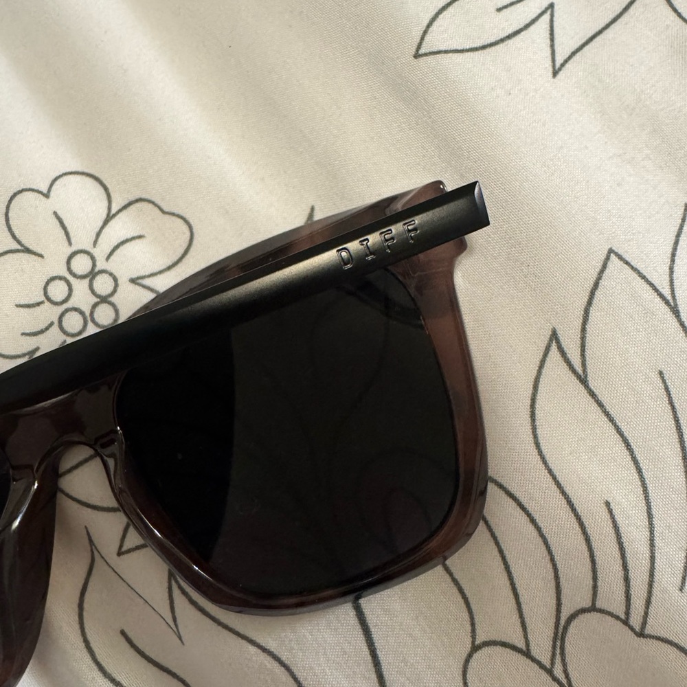 Diff Hailey Sunglasses - Tortoise - Picture 3 of 6